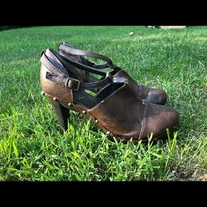 Funky brown clogs